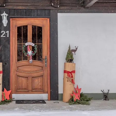 Tom's Jägerlodge Jenig