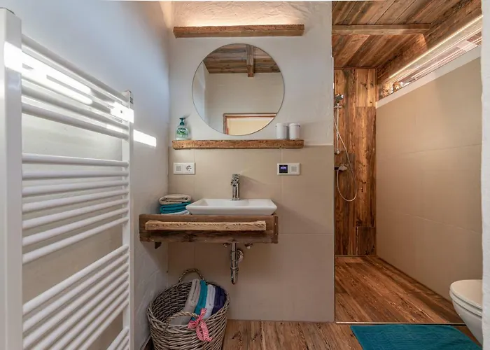 Tom's Alpenhuette * יאניג