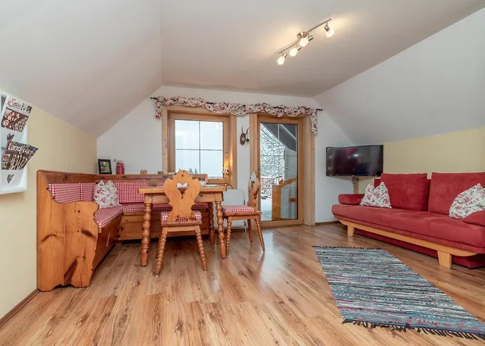 Tom's Alpenhuette Apartament Jenig